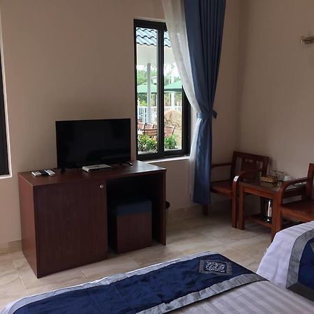 Alo Ha Binh Tien Hotel Thon Binh Hung Exterior photo