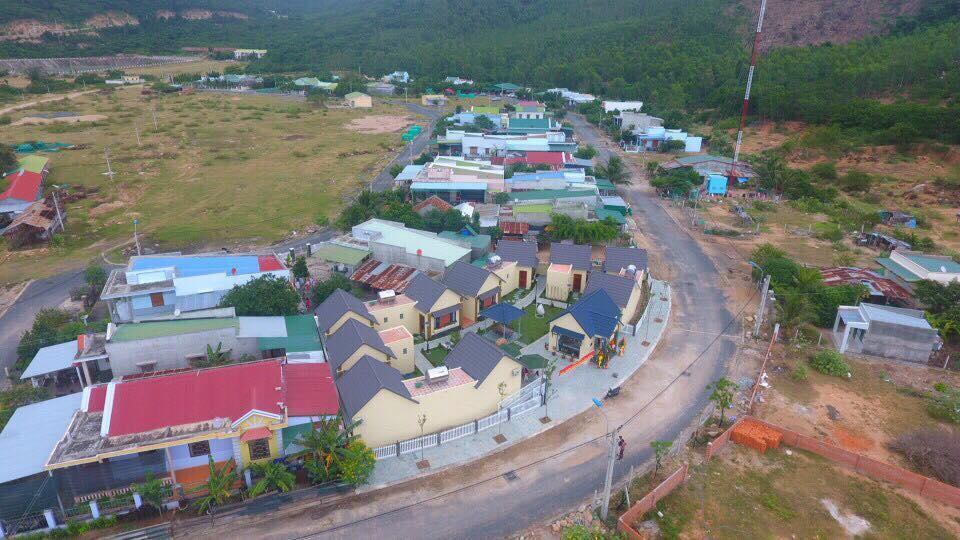 Alo Ha Binh Tien Hotel Thon Binh Hung Exterior photo